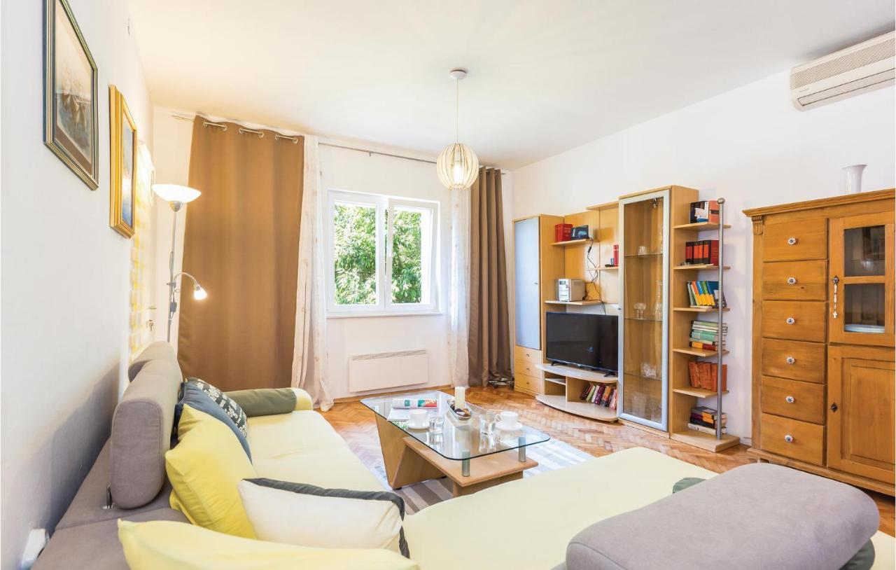 Lovely Apartment In Makarska With Wifi Esterno foto