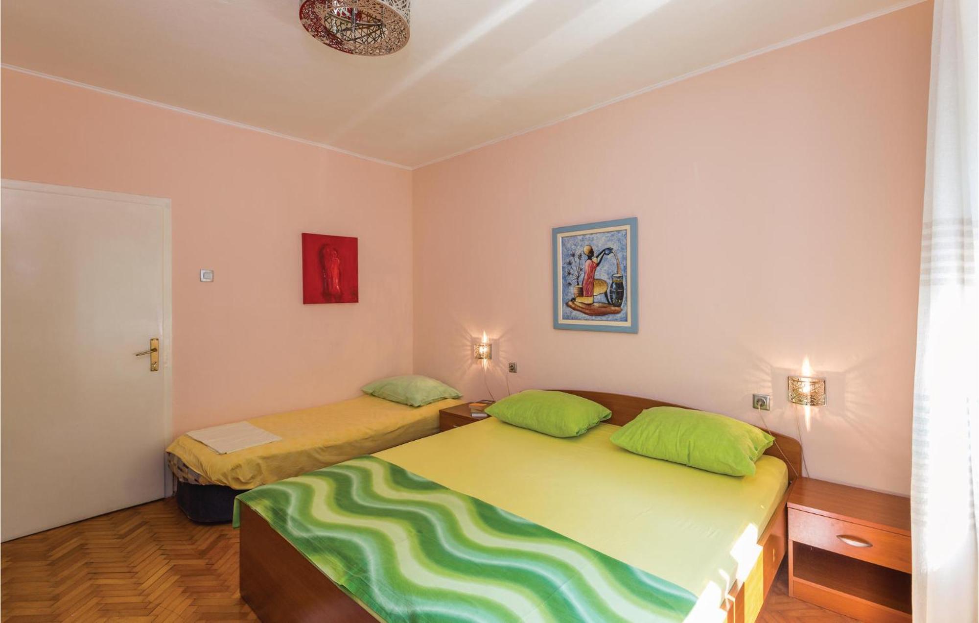 Lovely Apartment In Makarska With Wifi Esterno foto