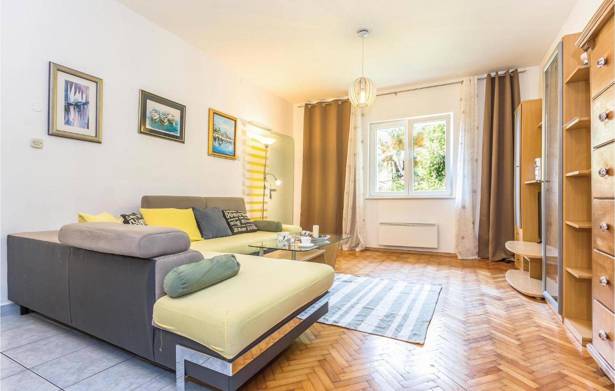 Lovely Apartment In Makarska With Wifi Esterno foto