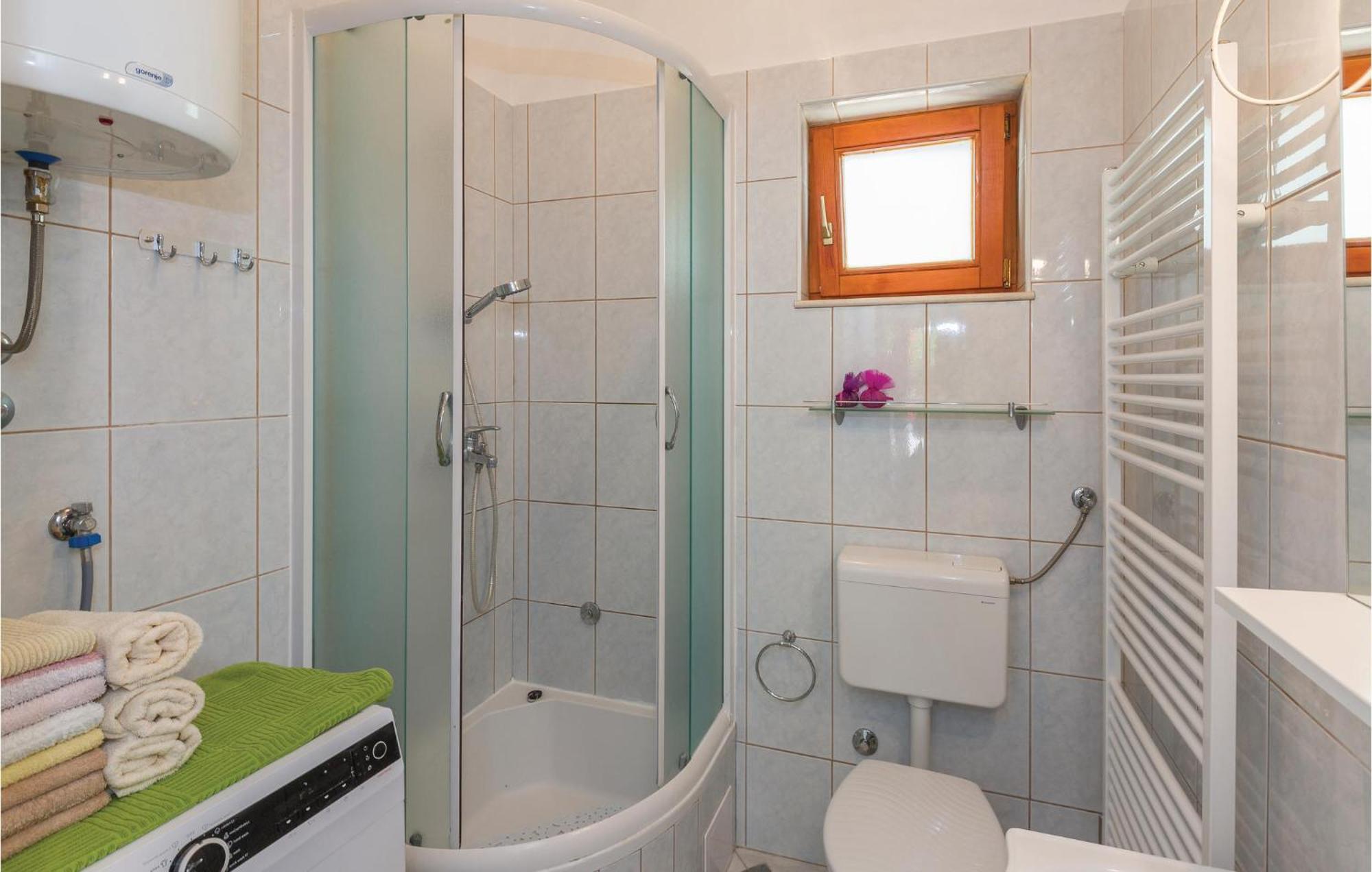 Lovely Apartment In Makarska With Wifi Esterno foto