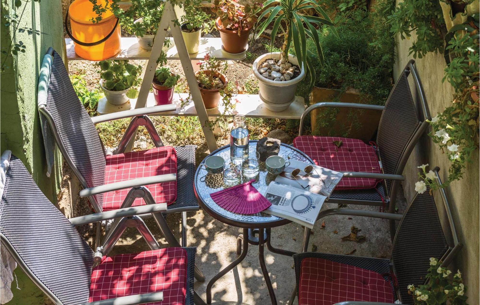 Lovely Apartment In Makarska With Wifi Esterno foto